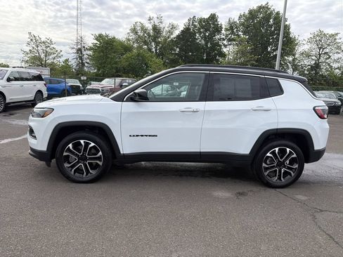 Used 2023 Jeep Compass Limited AWD/4WD image 2