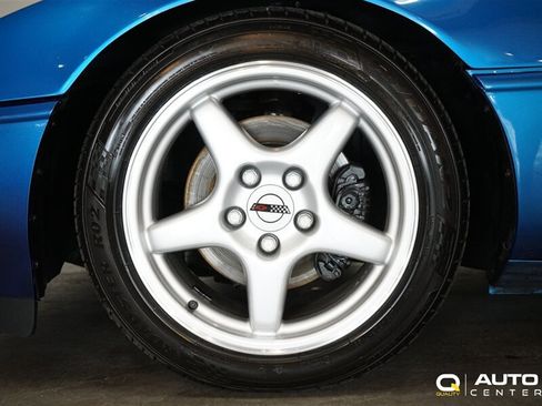 Used 1991 Chevrolet Corvette Convertible RWD image 8
