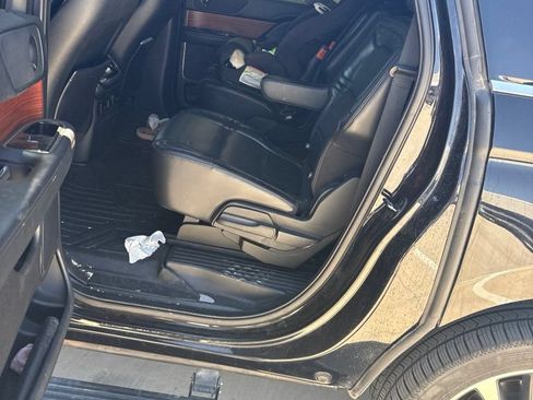 Used 2019 Lincoln Navigator L Select AWD/4WD image 32