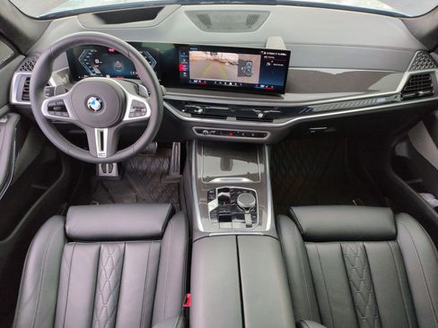Used 2025 BMW X7 M60i AWD/4WD image 28