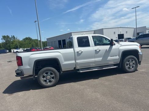 Used 2017 GMC Sierra 2500 SLE w/ HD SLE Preferred Plus Package AWD/4WD image 8