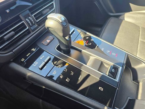 Used 2024 Porsche Macan image 63