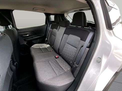 Used 2025 Nissan Kicks SV w/ Charging Package FWD image 21