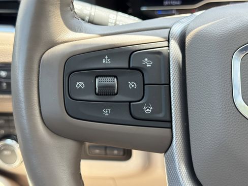 Used 2024 GMC Yukon Denali w/ Advanced Technology Package AWD/4WD image 19