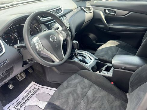 Used 2016 Nissan Rogue SV FWD image 16