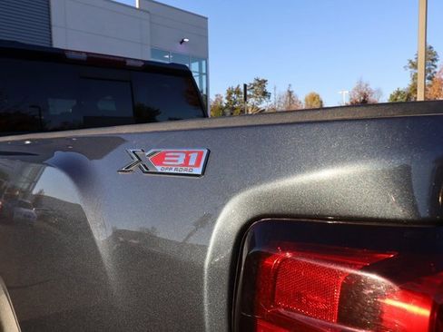 Used 2020 GMC Sierra 2500 SLE w/ SLE Convenience Package image 25