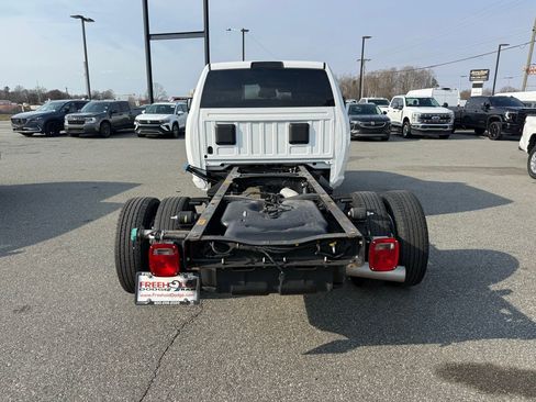 Used 2025 RAM 3500 Tradesman w/ Chrome Appearance Group image 6