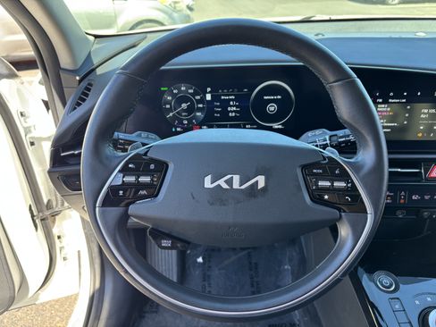 Certified 2023 Kia Niro Wind FWD image 24