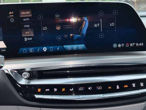 Used 2023 Cadillac Lyriq AWD image 25