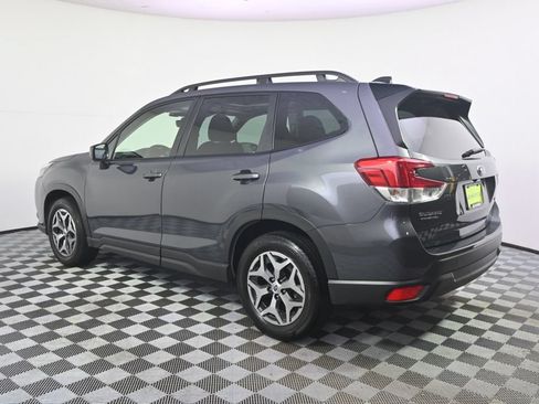 Used 2024 Subaru Forester Premium AWD/4WD image 3