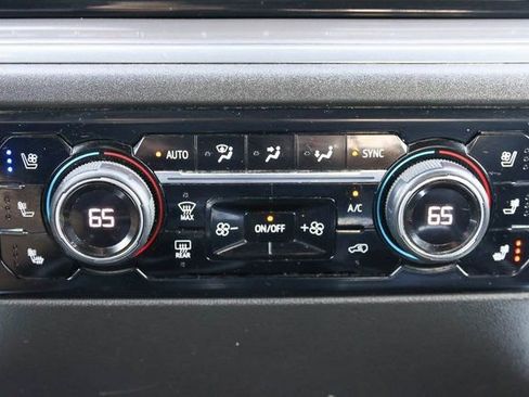 Used 2023 Chevrolet Silverado 1500 High Country w/ Technology Package image 27