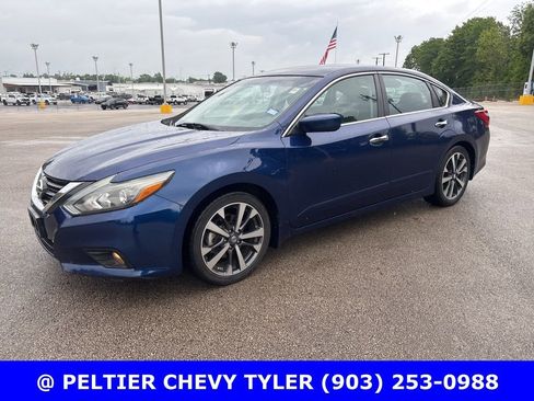 Used 2017 Nissan Altima 2.5 SR image 3