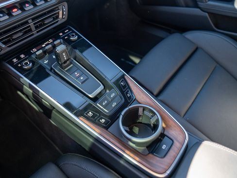 Certified 2020 Porsche 911 Carrera RWD image 21