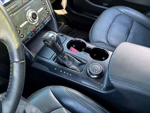 Used 2019 Ford Explorer Limited w/ Ford Safe & Smart Package image 16