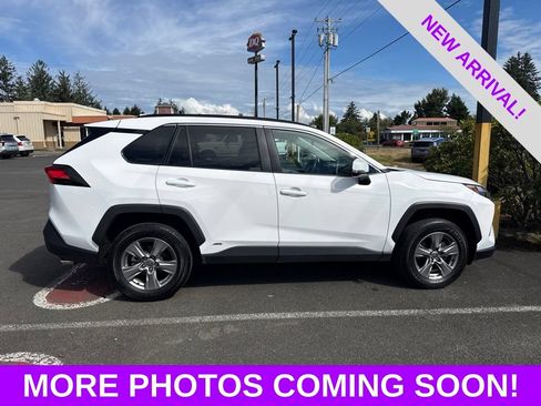 Used 2024 Toyota RAV4 XLE w/ Convenience Package AWD/4WD image 7