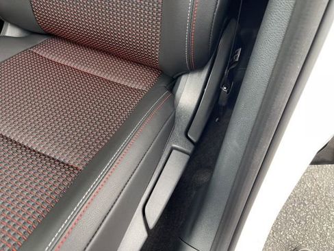 New 2025 Nissan Kicks SR FWD image 16