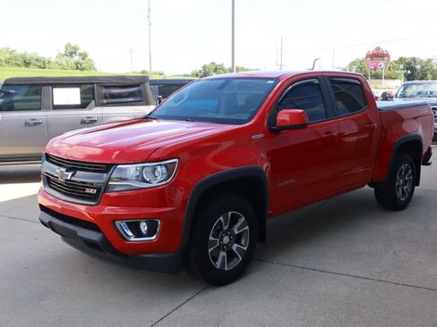 Used 2017 Chevrolet Colorado Z71 AWD/4WD image 5