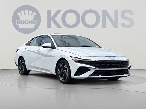 Certified 2024 Hyundai Elantra Limited FWD image 10