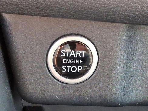 Certified 2021 Nissan Rogue SV image 24