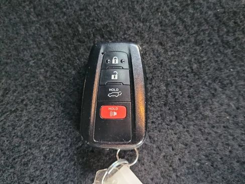 Used 2022 Toyota Highlander XSE FWD image 29