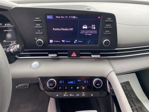 Used 2021 Hyundai Elantra Blue image 11