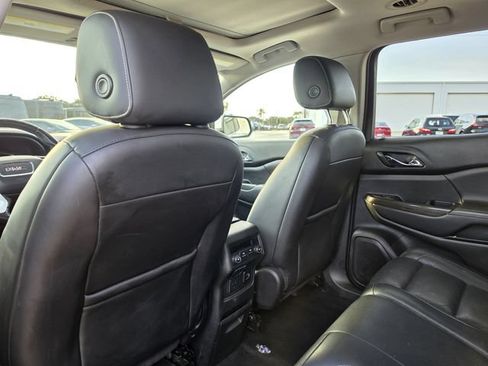 Used 2017 GMC Acadia SLT AWD/4WD image 12