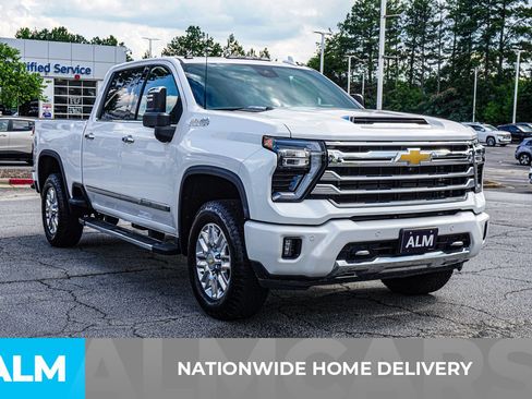 Used 2025 Chevrolet Silverado 3500 High Country w/ High Country Premium Package AWD/4WD image 6