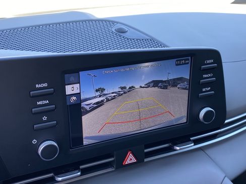 Certified 2025 Hyundai Elantra Sport image 22