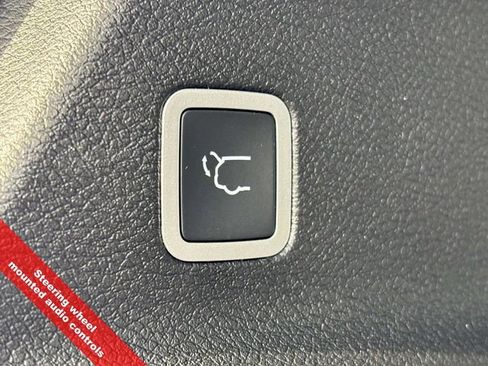 New 2026 Chrysler Pacifica Limited w/ Uconnect Theater Family Group image 43