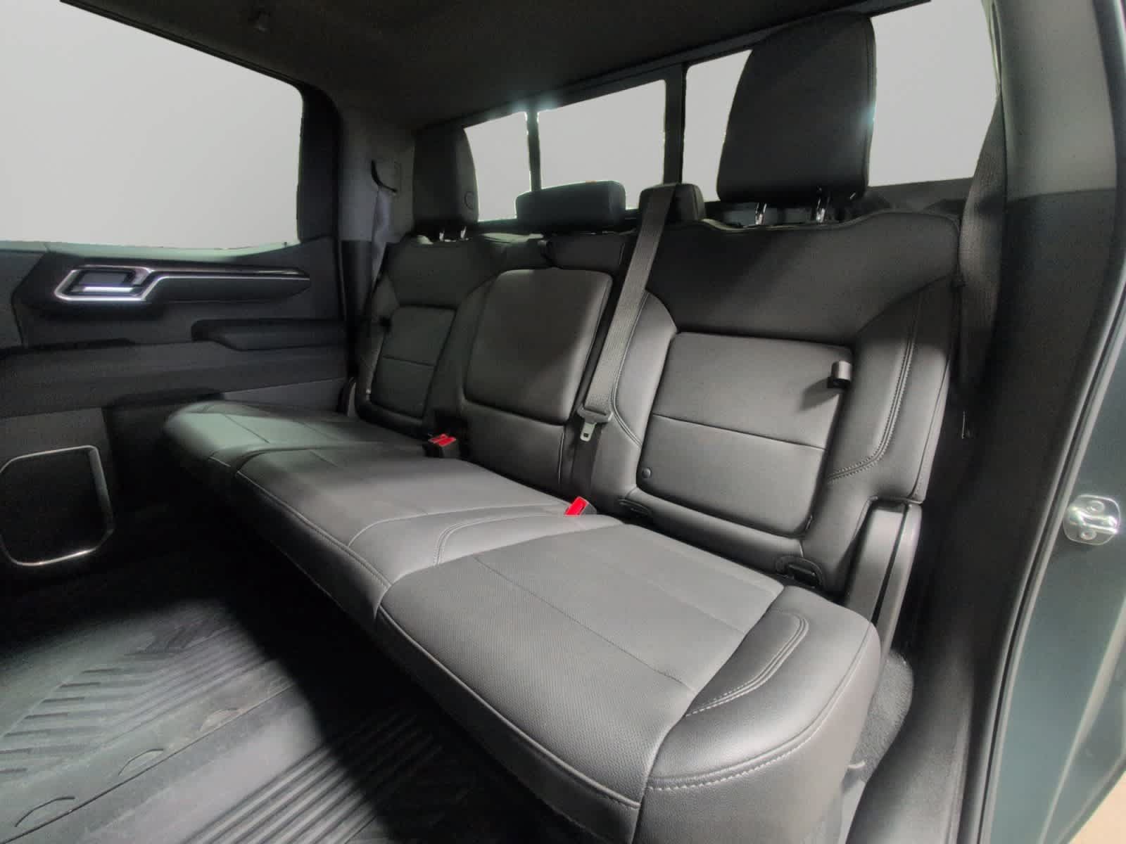 Used 2025 Chevrolet Silverado 1500 LTZ AWD/4WD image 13