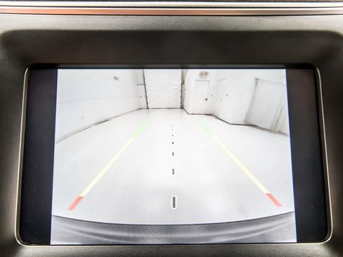 Used 2020 Jeep Cherokee Latitude FWD image 16