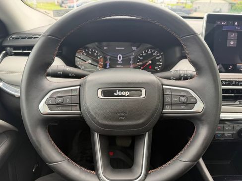 Certified 2022 Jeep Compass Limited w/ Sun and Sound Group AWD/4WD image 26