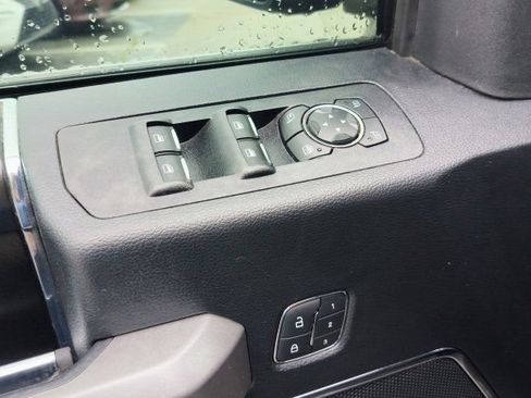 Used 2019 Ford F150 Platinum w/ Equipment Group 701A Luxury AWD/4WD image 12