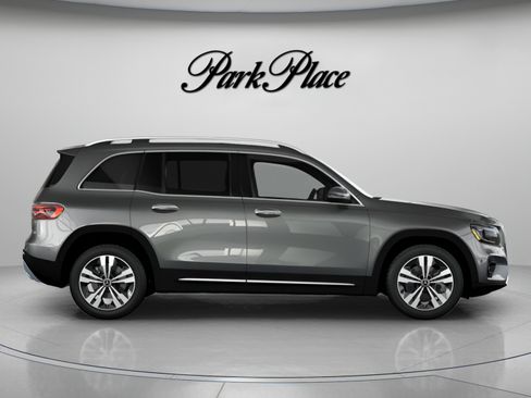 Used 2026 Mercedes-Benz GLB 250 image 24
