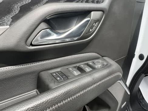 Used 2023 GMC Yukon Denali image 14