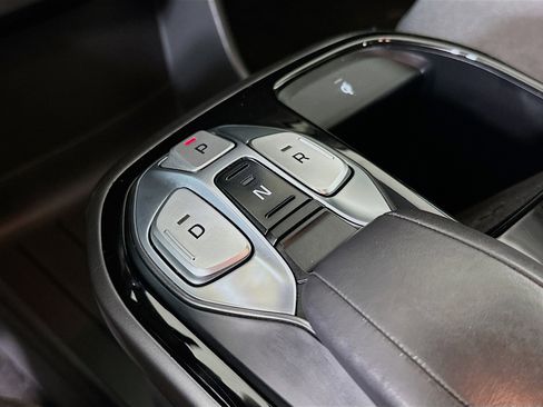 Used 2020 Hyundai Ioniq SE image 23
