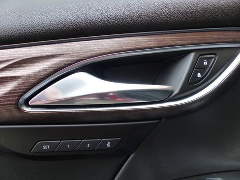 Used 2023 Buick Envision Avenir FWD image 18