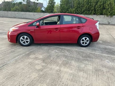 Used 2014 Toyota Prius Four FWD image 2
