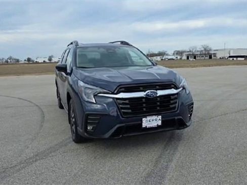 Used 2025 Subaru Ascent Limited image 2