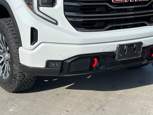 Used 2023 GMC Sierra 1500 AT4 image 8