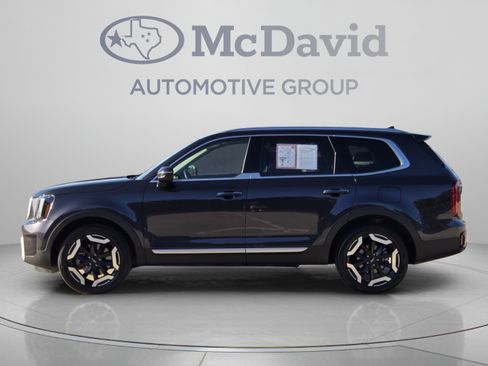 Used 2025 Kia Telluride S FWD image 2