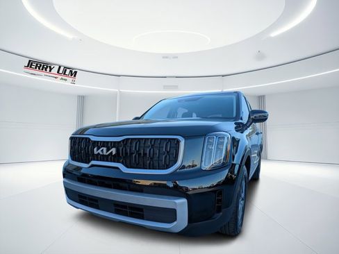 Used 2024 Kia Telluride LX image 6