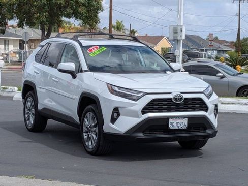 Used 2023 Toyota RAV4 XLE Premium FWD image 3
