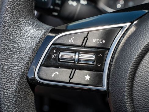 Used 2023 Kia Forte LXS image 29