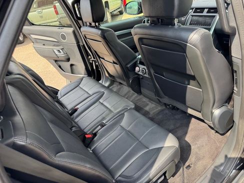 Used 2020 Land Rover Discovery Landmark AWD/4WD image 32