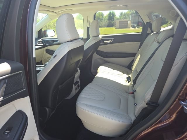 Used 2023 Ford Edge Titanium w/ Class II Trailer Tow Package AWD/4WD image 8