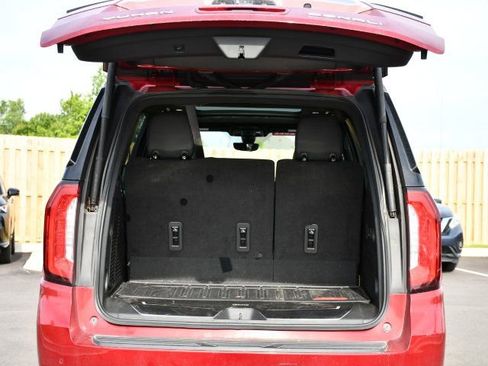 Used 2022 GMC Yukon Denali w/ Advanced Technology Package AWD/4WD image 31