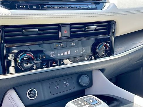 Certified 2021 Nissan Rogue SL w/ Premium Package FWD image 13