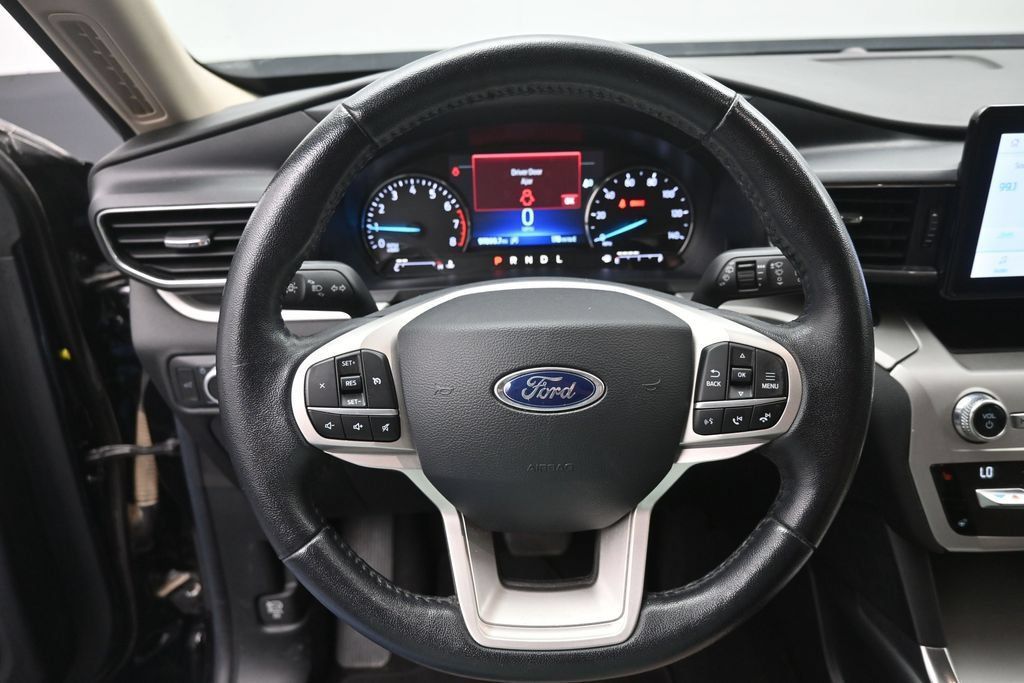Used 2021 Ford Explorer XLT w/ Equipment Group 202A RWD image 30