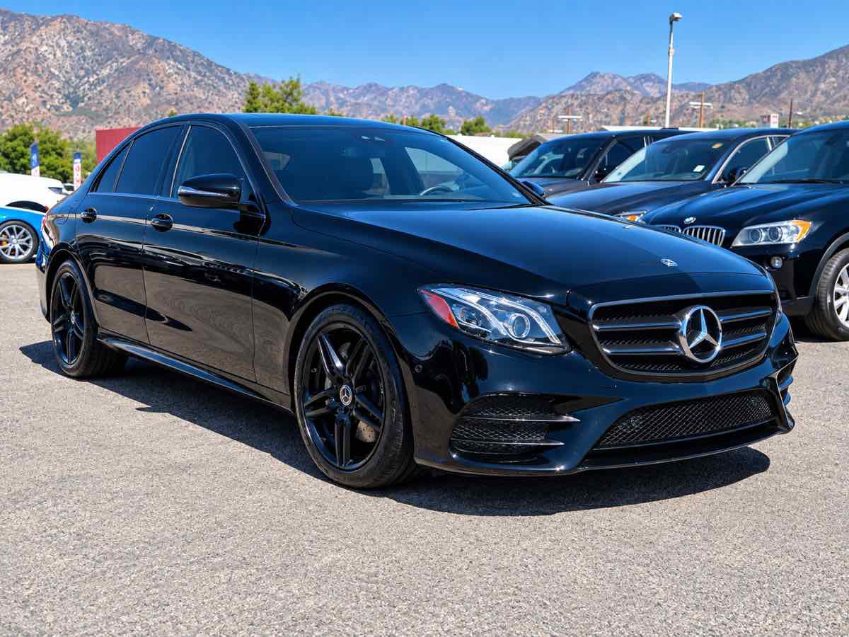 Used 2018 Mercedes-Benz E 300 image 1